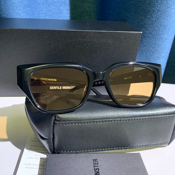 Gentle Monster Nabi Black Sunglasses | New, Never Worn main image 4